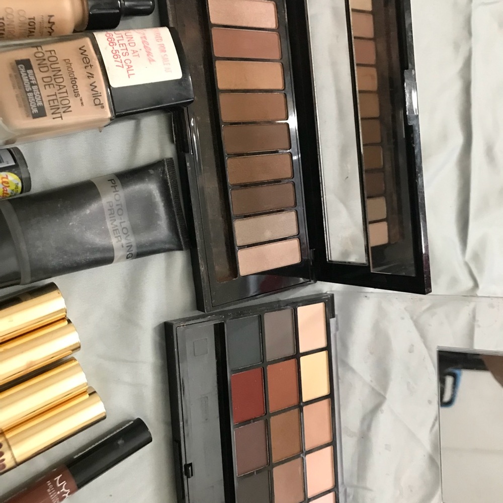 Makeup bundle - Picture 3 of 6
